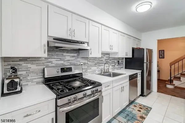 606 Robin Rd, Hillsborough Twp., NJ 08844