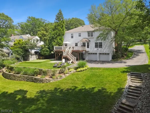 77 Falmouth St, Millburn Twp., NJ 07078