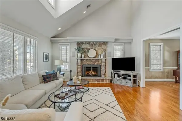 30 High Point Dr, Springfield Twp., NJ 07081