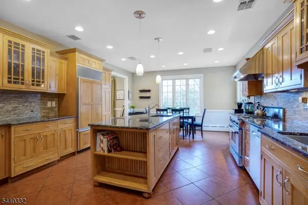 30 High Point Dr, Springfield Twp., NJ 07081