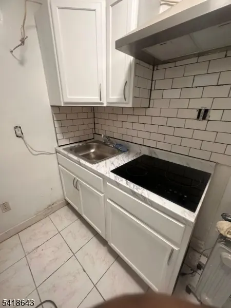 45 Finlay Pl, Newark City, NJ 07106