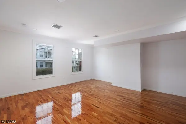 131 Armstrong Ave, Jersey City, NJ 07305