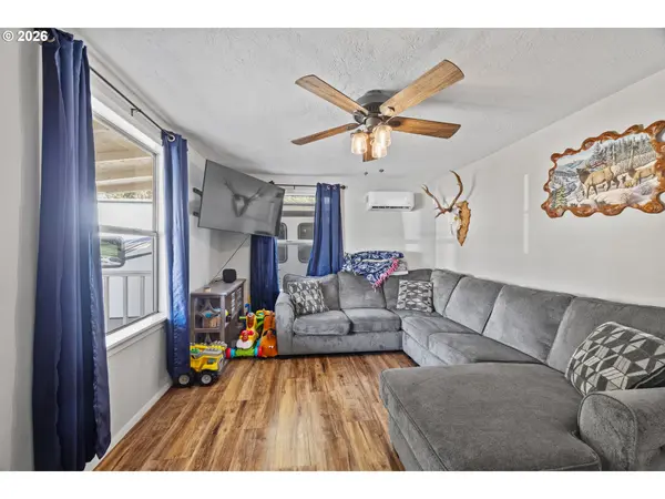 1932 WILLOW ST, Myrtle Point, OR 97458