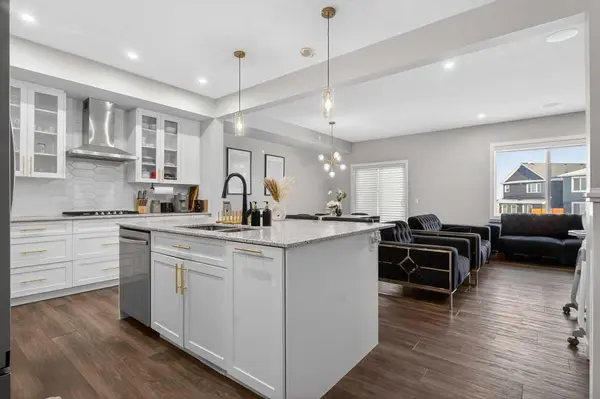 66 Belmont MNR SW, Calgary, AB T2X 5E4