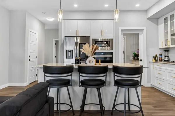 66 Belmont MNR SW, Calgary, AB T2X 5E4