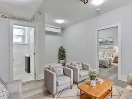 915 St Clair AVE W #2, Toronto C02, ON M6C 1C7