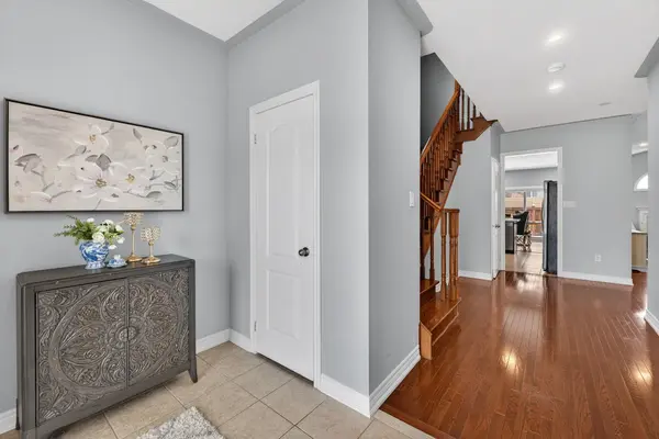 77 Maurier BLVD, Vaughan, ON L6A 0V1