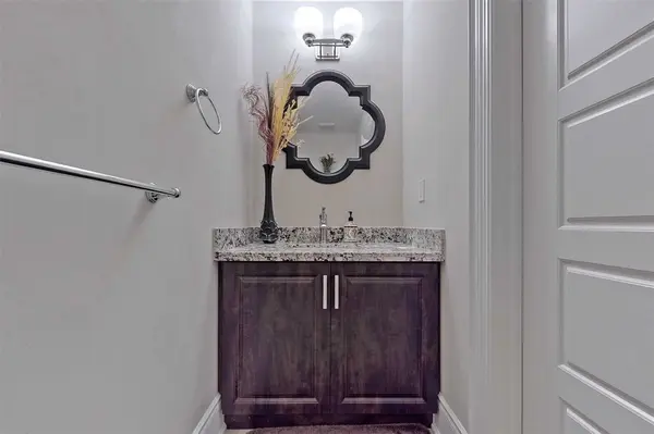 16 Tim Jacobs DR, Georgina, ON L4P 4C7