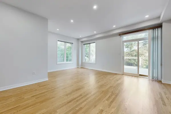 8 Townwood DR #86, Richmond Hill, ON L4E 4Y3