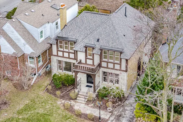 209 Grenview BLVD S, Toronto W07, ON M8Y 3T9