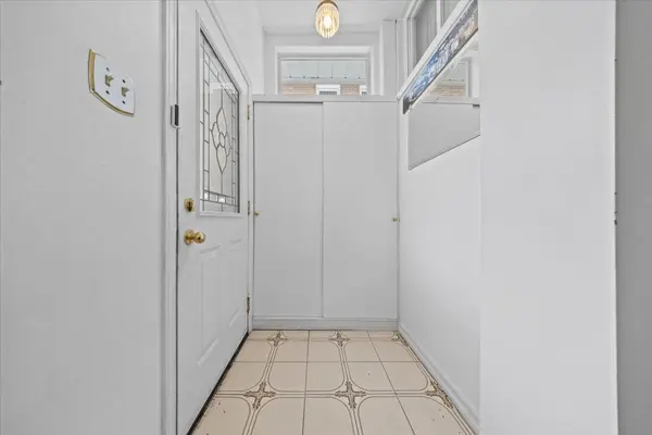 1075 Secord AVE, Billings Bridge - Riverside Park And Area, ON K1H 8C7