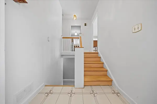 1075 Secord AVE, Billings Bridge - Riverside Park And Area, ON K1H 8C7