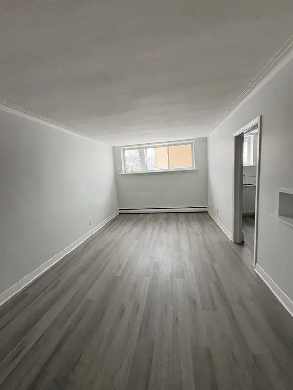 1216 Shillington AVE, Carlington - Central Park, ON K1Z 7Z4