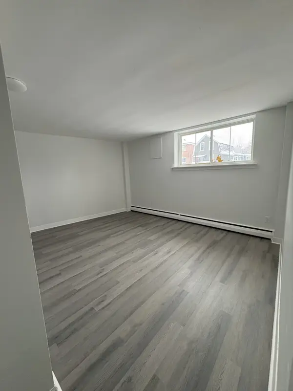 1216 Shillington AVE, Carlington - Central Park, ON K1Z 7Z4