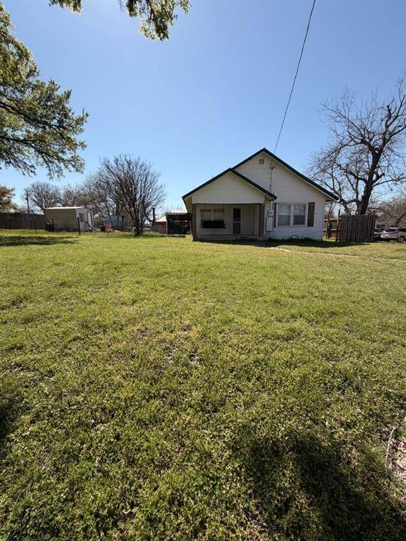 200 S Cleveland, Meridian, TX 76665