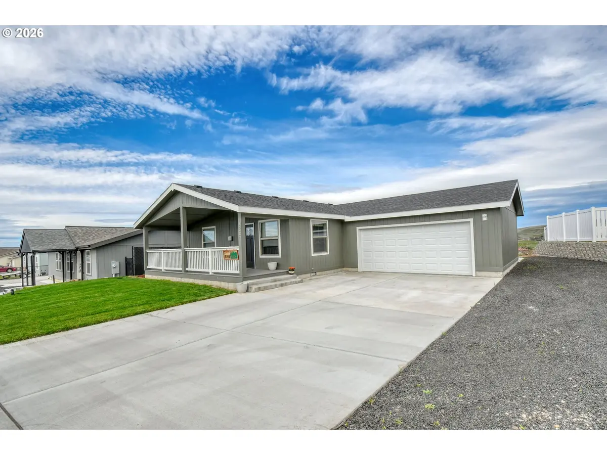 3027 SW Terrace DR, Pendleton, OR 97801
