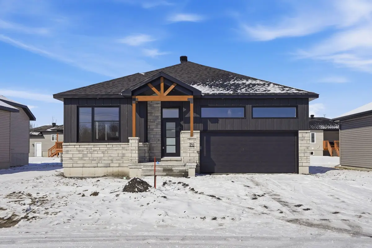 710 West ST, Hawkesbury, ON K6A 3X1