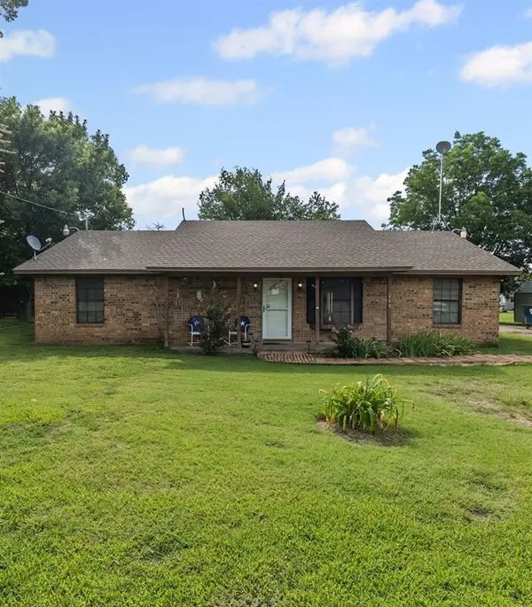 206 N Main Street, Bailey, TX 75413