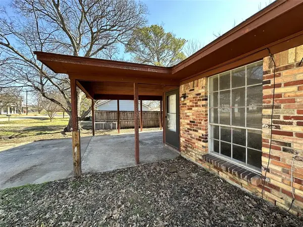 203 W 5th Street,  Kennedale,  TX 76060