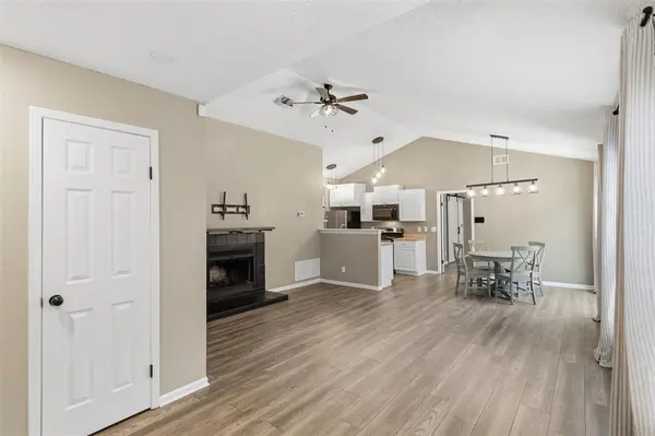 230 Teakwood Lane, Lewisville, TX 75067