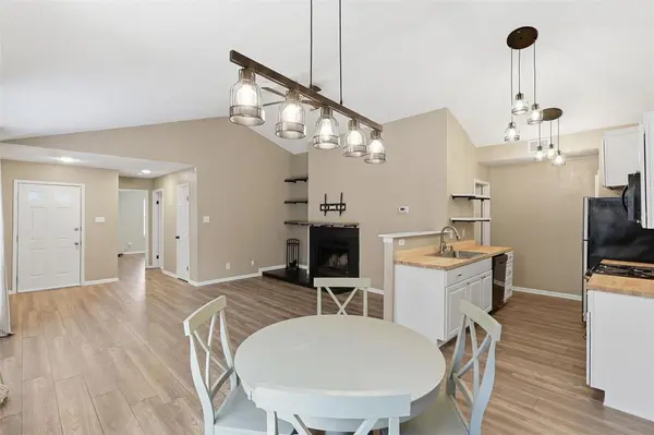 230 Teakwood Lane, Lewisville, TX 75067