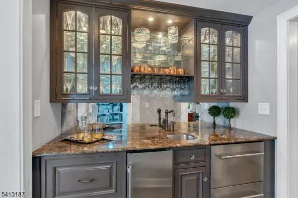 166 Washington Ave, Chatham Boro, NJ 07928