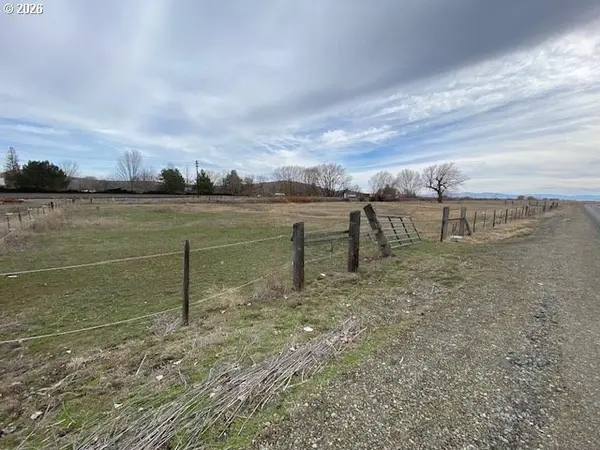 621 JOHN ST, Haines, OR 97833