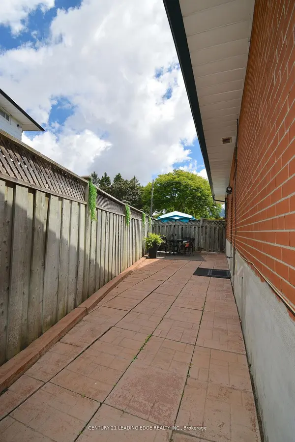 84 Allanford RD, Toronto E05, ON M1T 2N5