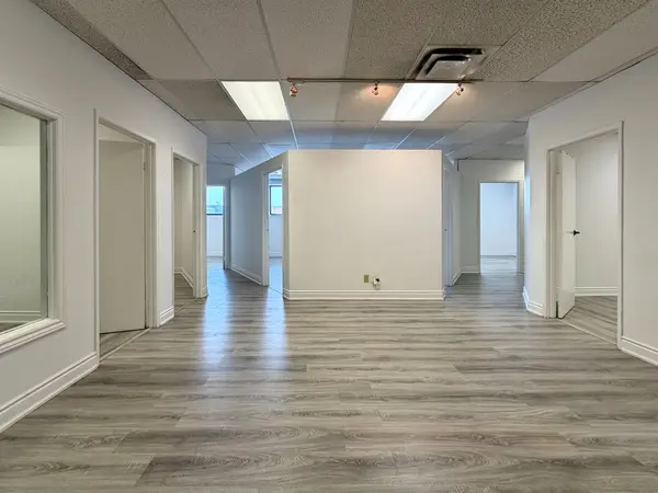 9030 Leslie ST #206, Richmond Hill, ON L4B 1G2