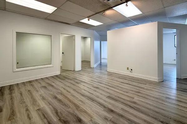 9030 Leslie ST #206, Richmond Hill, ON L4B 1G2