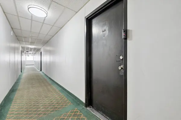 340 Dixon RD #2306, Toronto W09, ON M9R 1T1