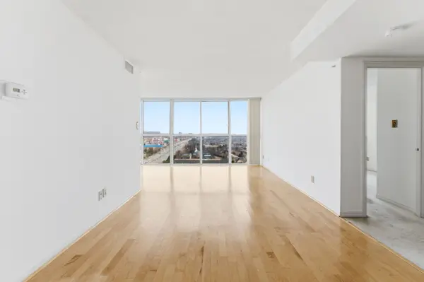 880 Dundas ST W #1604, Mississauga, ON L5C 4H3