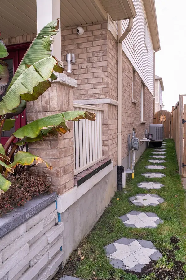 106 Odonnel DR, Hamilton, ON L0R 1C0