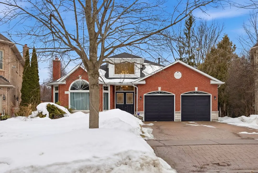 813 Primrose CT, Pickering, ON L1X 2S8