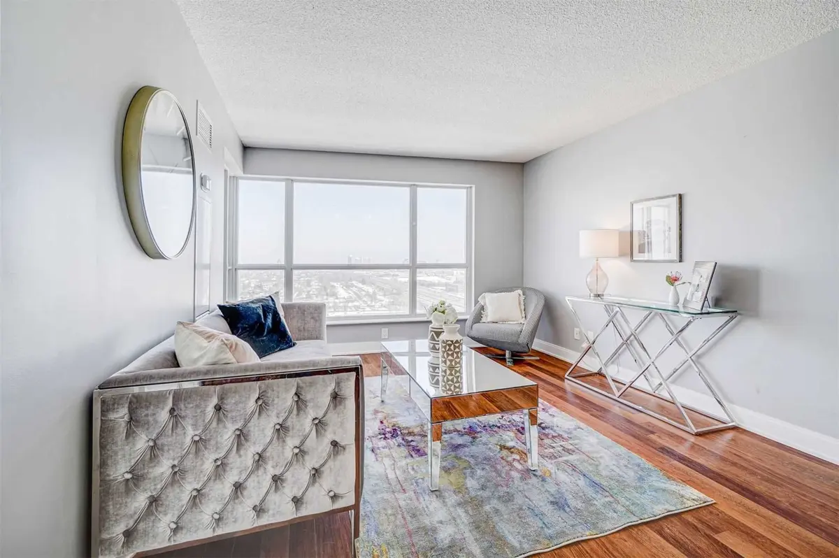 135 Village Green SQ #2415, Toronto E07, ON M1S 0G4