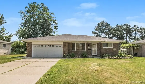 37054 Almont DR W, Sterling Heights, MI 48310