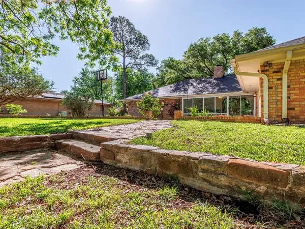 809 Brook Hollow Street, Brownwood, TX 76801