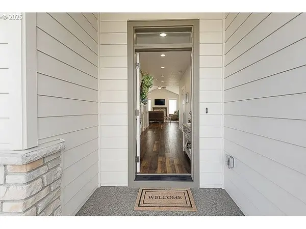 1668 NE CLAYTON DR, Estacada, OR 97023