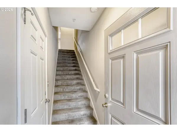 18465 SW STEPPING STONE DR #11, Beaverton, OR 97003