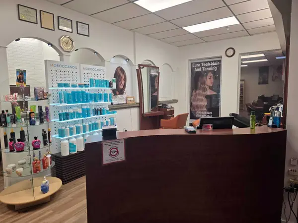 1329 Shoppers Park Mall, Grande Cache, AB T0E 0Y0