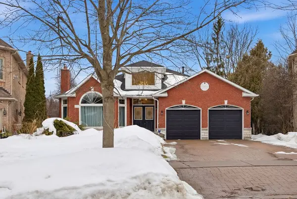 813 Primrose CT, Pickering, ON L1X 2S8