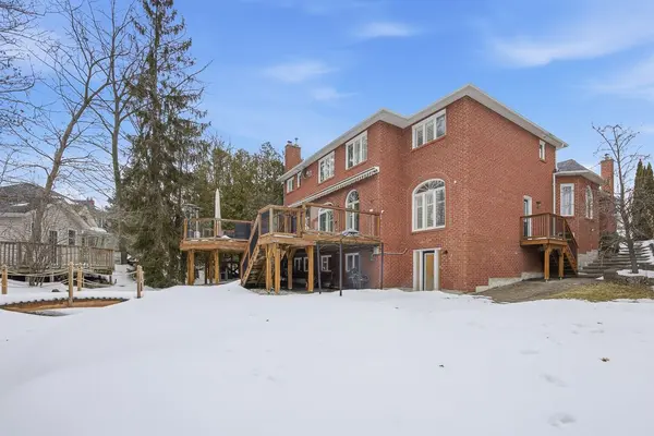 813 Primrose CT, Pickering, ON L1X 2S8