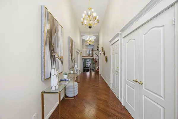 813 Primrose CT, Pickering, ON L1X 2S8