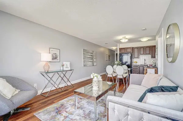 135 Village Green SQ #2415, Toronto E07, ON M1S 0G4