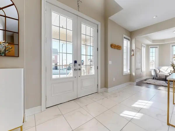 160 Mondial CRES, East Gwillimbury, ON L9N 0S1