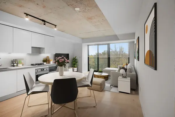 2720 Dundas ST W #302, Toronto W02, ON M6P 1Y2