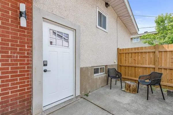 2061 Featherston DR #2, Alta Vista And Area, ON K1H 6R1