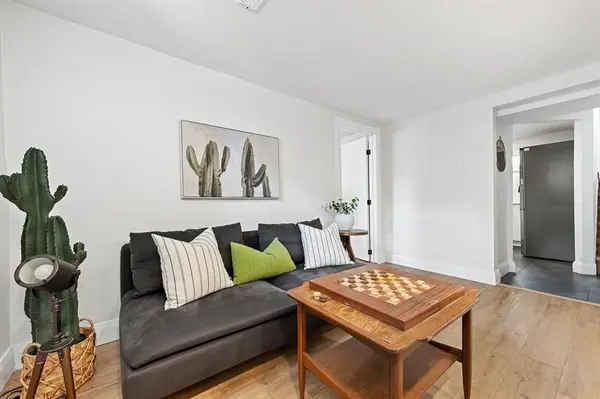 2061 Featherston DR #2, Alta Vista And Area, ON K1H 6R1