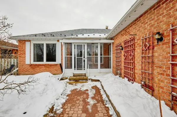 34 Cedar CT, Kawartha Lakes, ON K9V 6A9