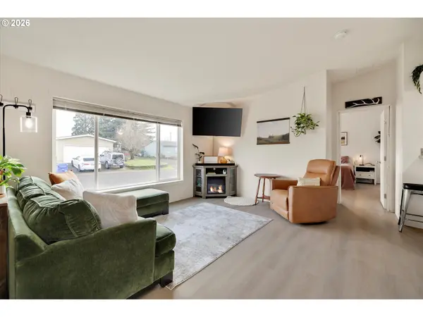 1247 BOARDWALK AVE, Molalla, OR 97038